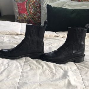 Dr. Martens Chelsea boots